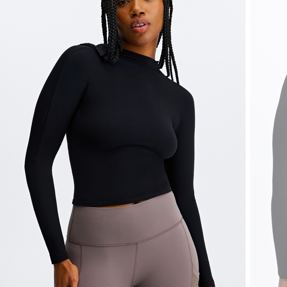 Fabletics shirt - black Ruby SculptKnit® Open Back Long-Sleeve NWT - Picture 2 of 11